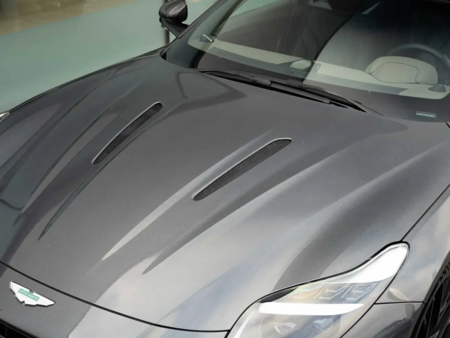 DB12 V8 Coupe Carbon Paket   Ceramic Bremsen