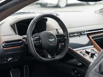 DB12 V8 Coupe Carbon Paket   Ceramic Bremsen