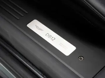 DB12 V8 Coupe Carbon Paket   Ceramic Bremsen