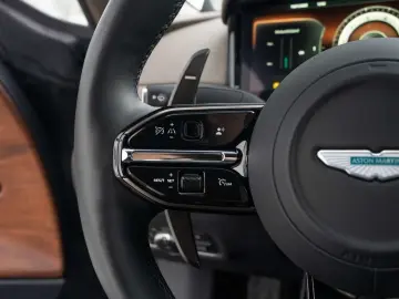 DB12 V8 Coupe Carbon Paket   Ceramic Bremsen