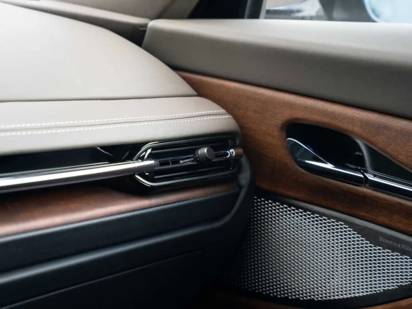 DB12 V8 Coupe Carbon Paket   Ceramic Bremsen