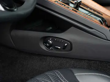 DB12 V8 Coupe Carbon Paket   Ceramic Bremsen