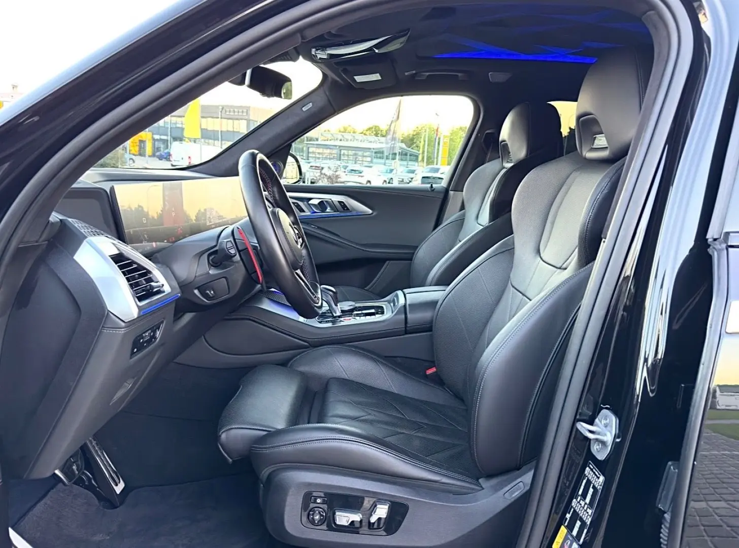 XM  BLACK-GOLD  B&W  FULL