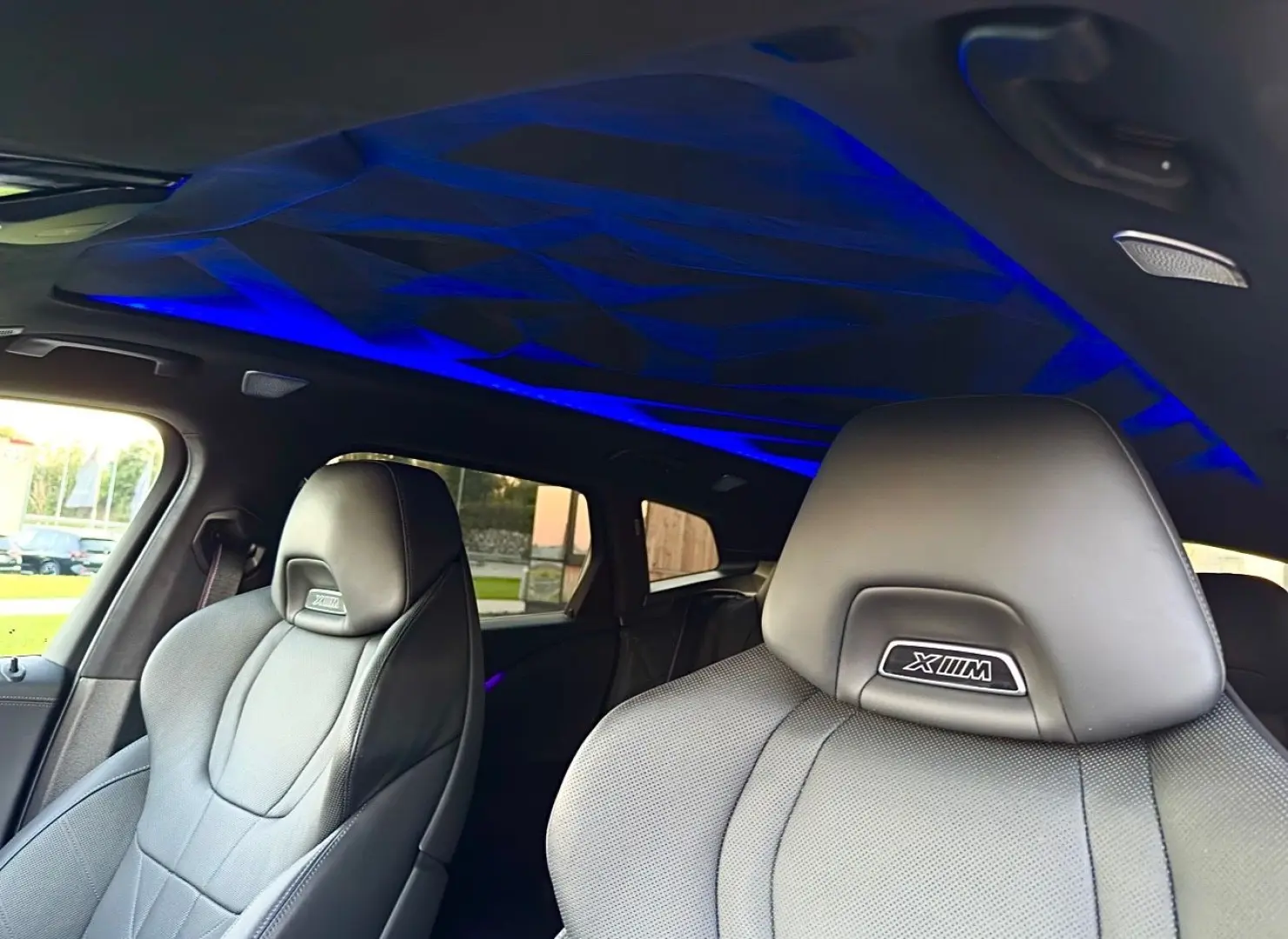 XM  BLACK-GOLD  B&W  FULL