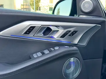 XM  BLACK-GOLD  B&W  FULL