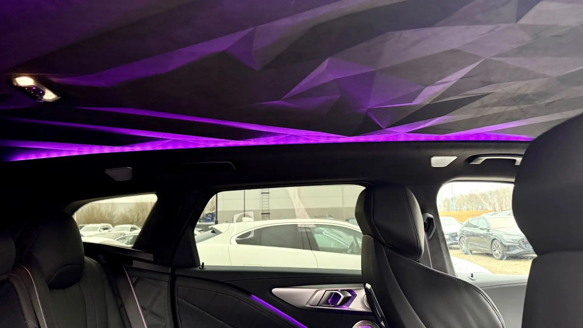 XM B&W  Gar. bis 05 2029   Akrapovic Ausp.