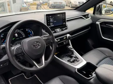 RAV4 Hybrid Style