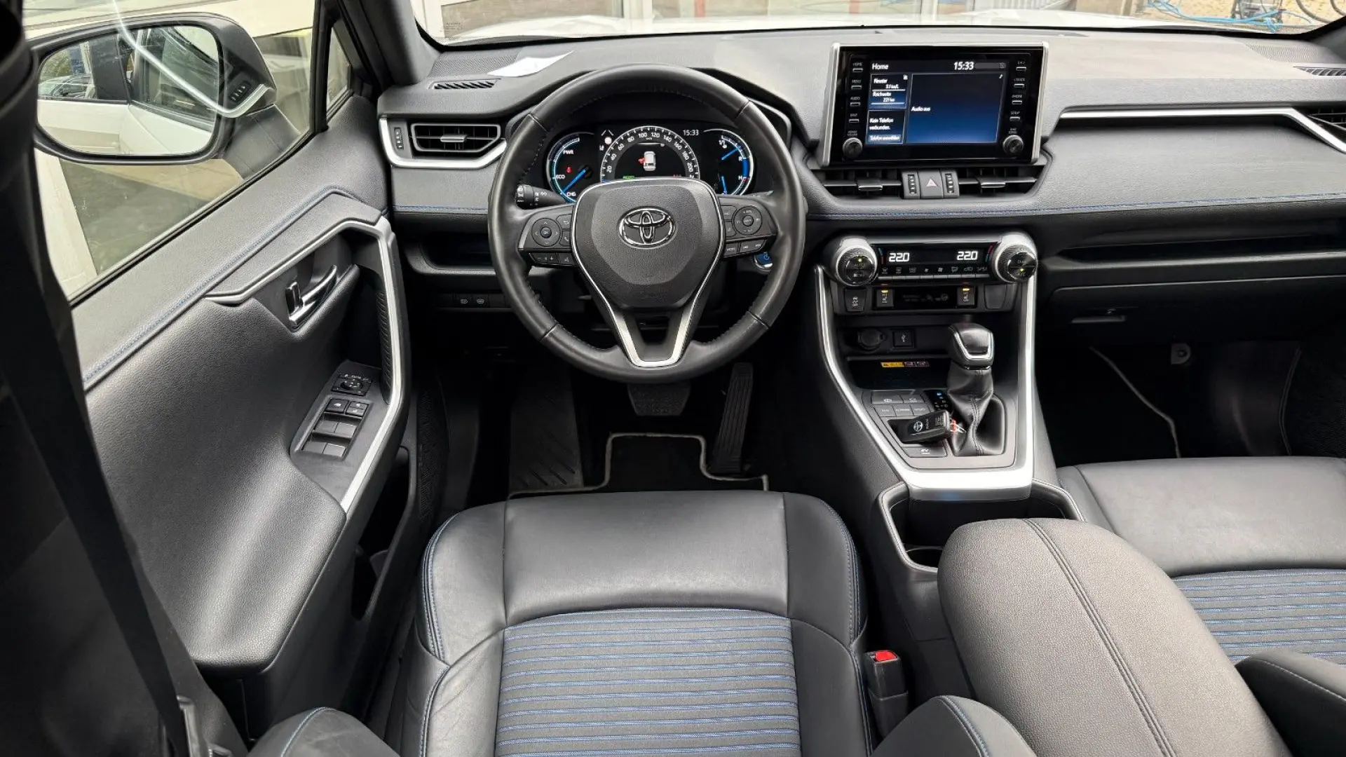 RAV4 Hybrid Style
