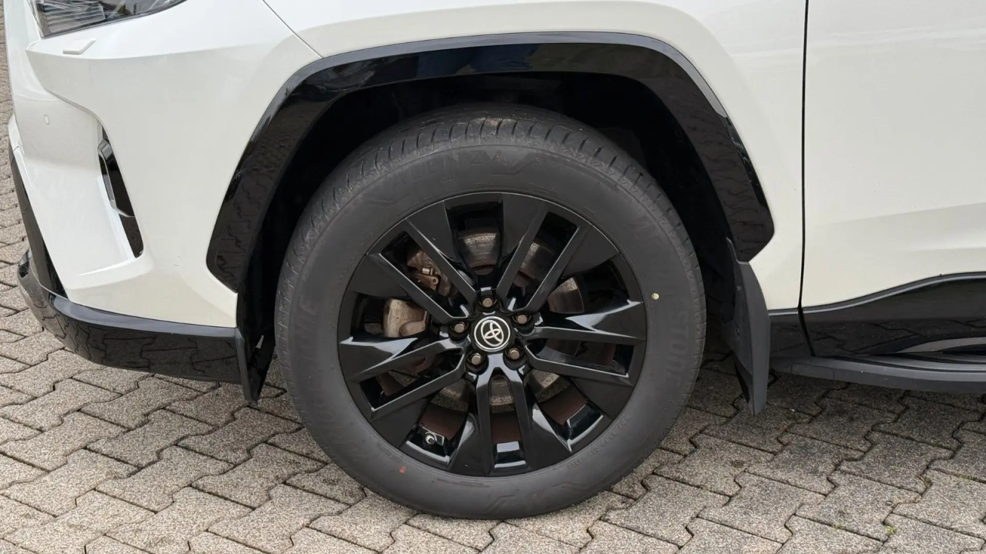 RAV4 Hybrid Style