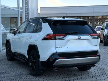RAV4 Hybrid Style