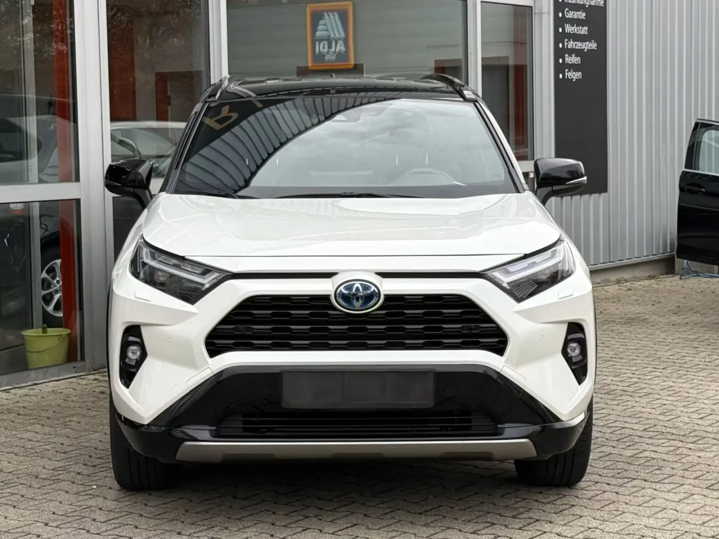 RAV4 Hybrid Style
