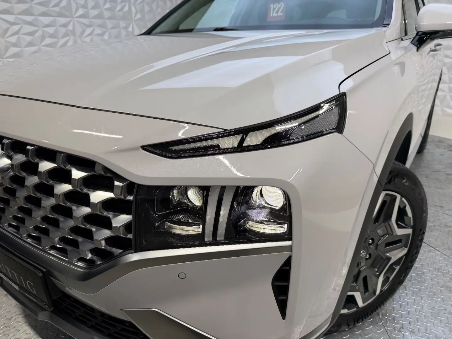 Hyundai Santa Fe Prime Plug-In Hybrid 4WD