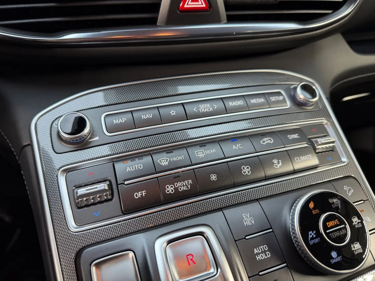 Hyundai Santa Fe Prime Plug-In Hybrid 4WD