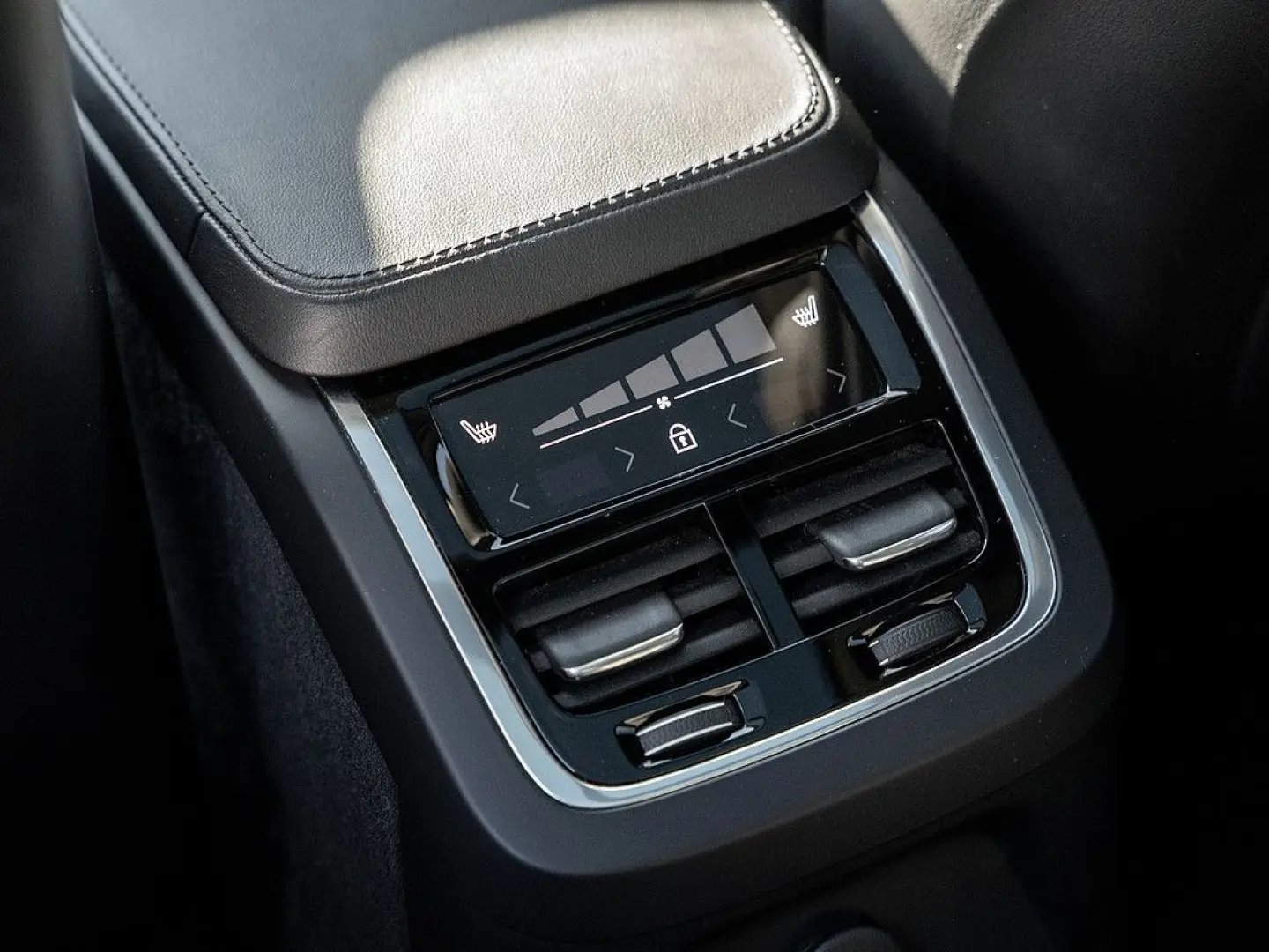 XC90 T8 AWD Plus Dark Panorama  AHK