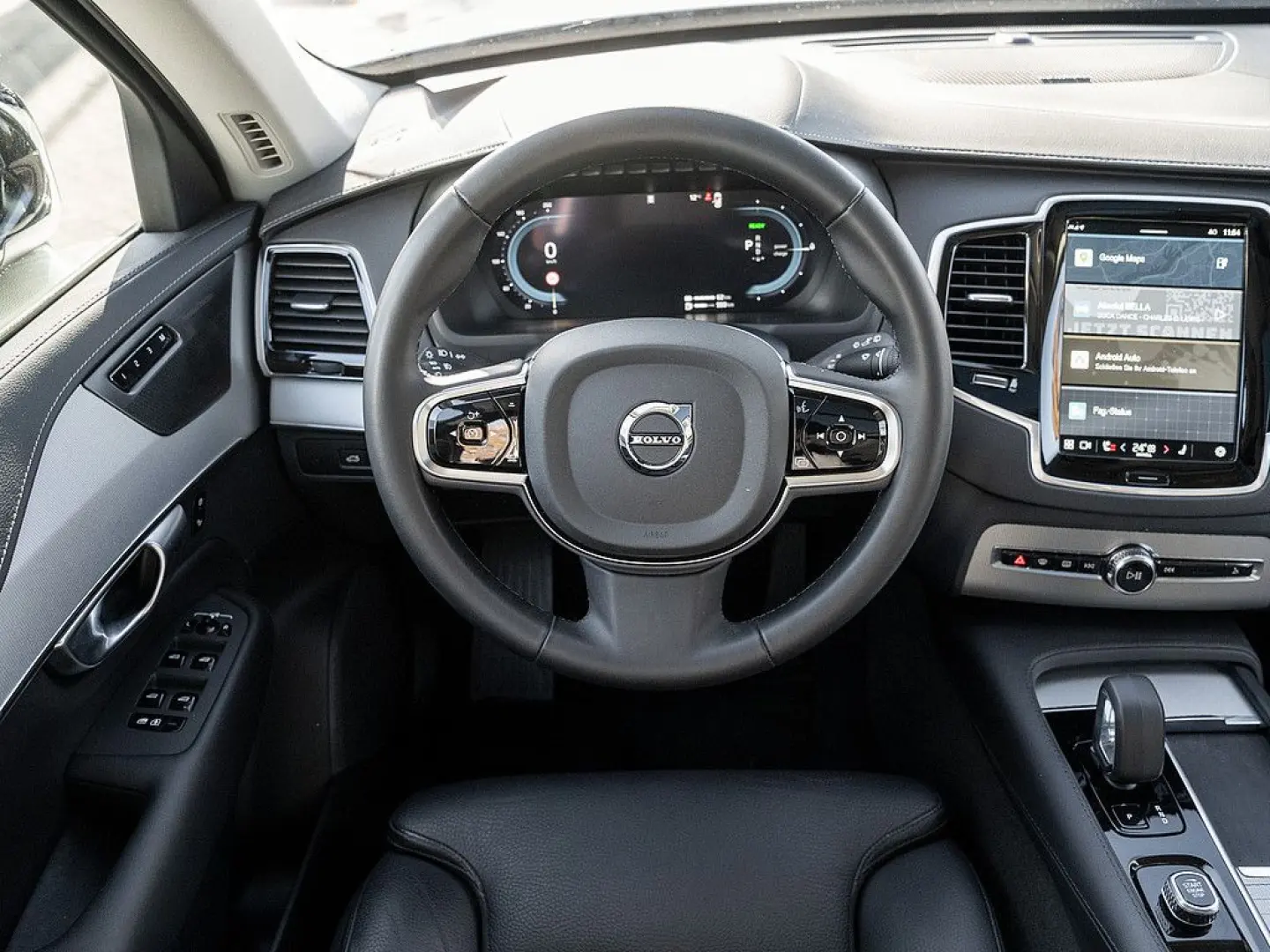 XC90 T8 AWD Plus Dark Panorama  AHK