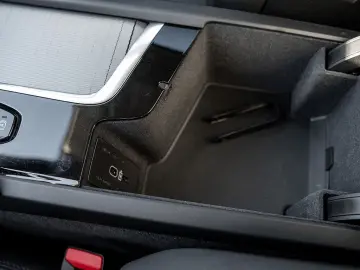 XC90 T8 AWD Plus Dark Panorama  AHK