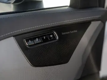 XC90 T8 AWD Plus Dark Panorama  AHK