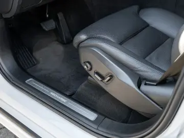 XC90 T8 AWD Plus Dark Panorama  AHK