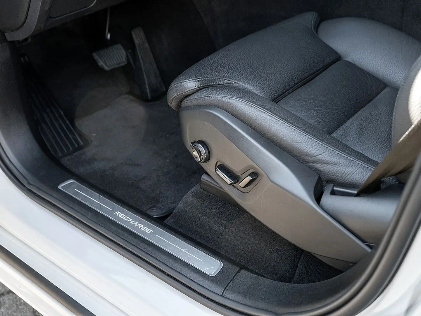 XC90 T8 AWD Plus Dark Panorama  AHK