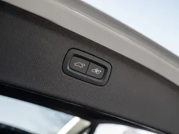 XC90 T8 AWD Plus Dark Panorama  AHK