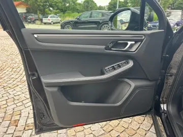 Macan Pano PDLS CarPlay AluPaket ACC Kam360  20