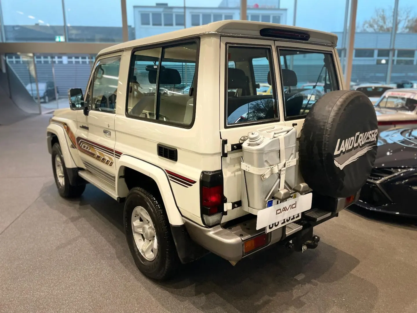 Land Cruiser GRJ 71 Deluxe  WENIG KM MY21