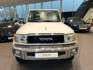 Land Cruiser GRJ 71 Deluxe  WENIG KM MY21