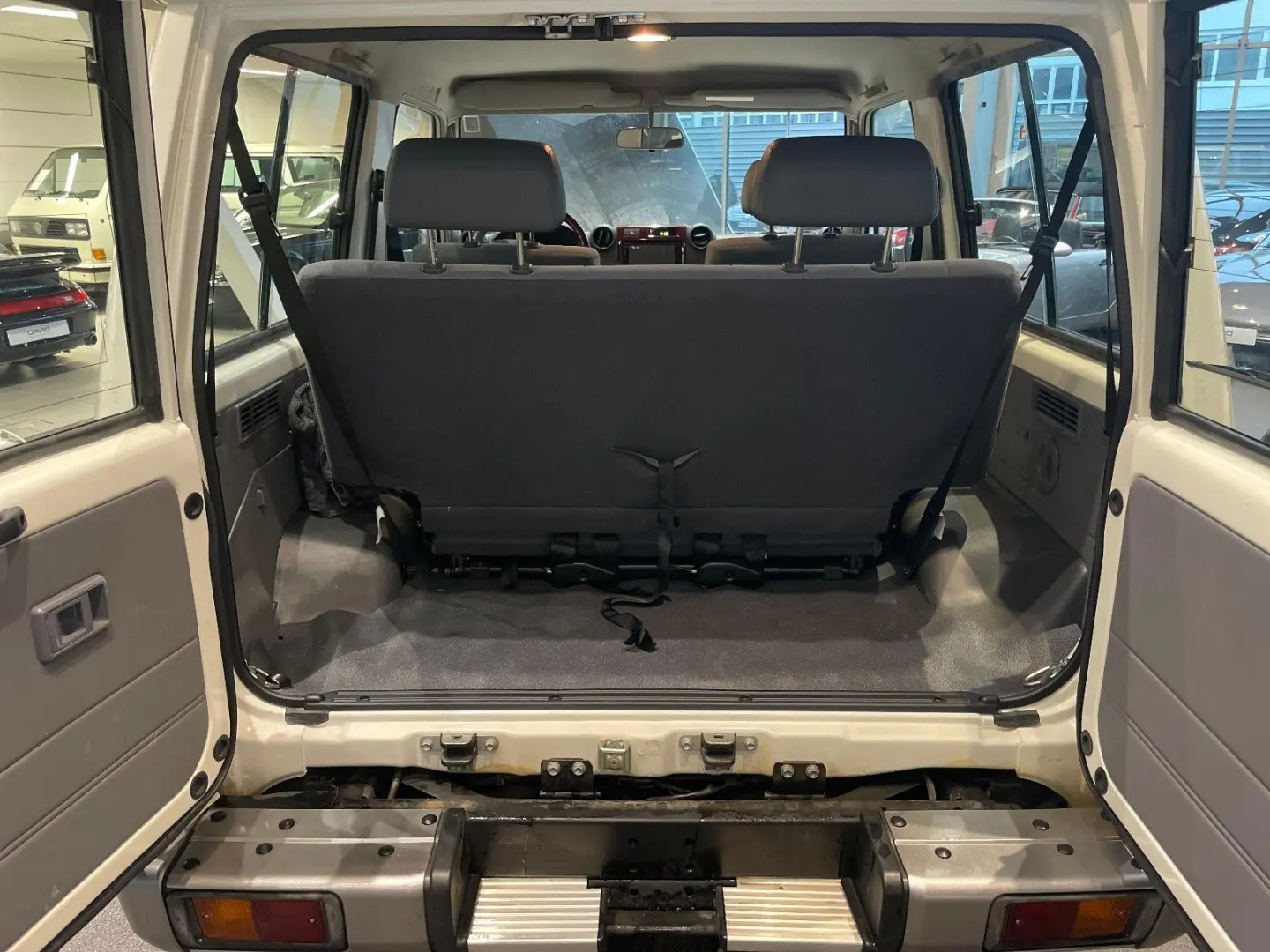Land Cruiser GRJ 71 Deluxe  WENIG KM MY21