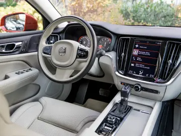 VOLVO S60 T4 INSCRIPTION