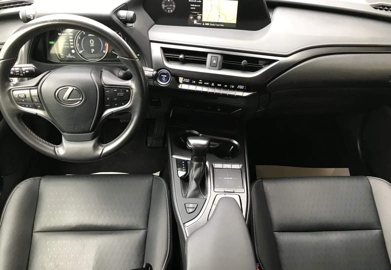 Lexus UX 250h (E-FOUR) MIDNIGHT Edition