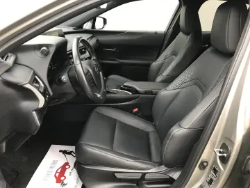 Lexus UX 250h (E-FOUR) MIDNIGHT Edition