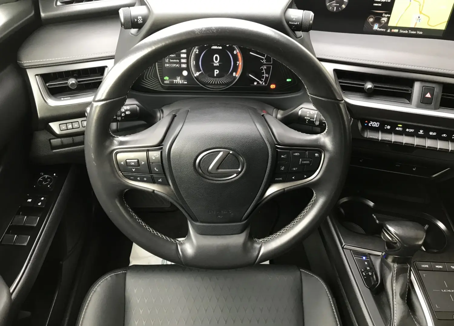 Lexus UX 250h (E-FOUR) MIDNIGHT Edition