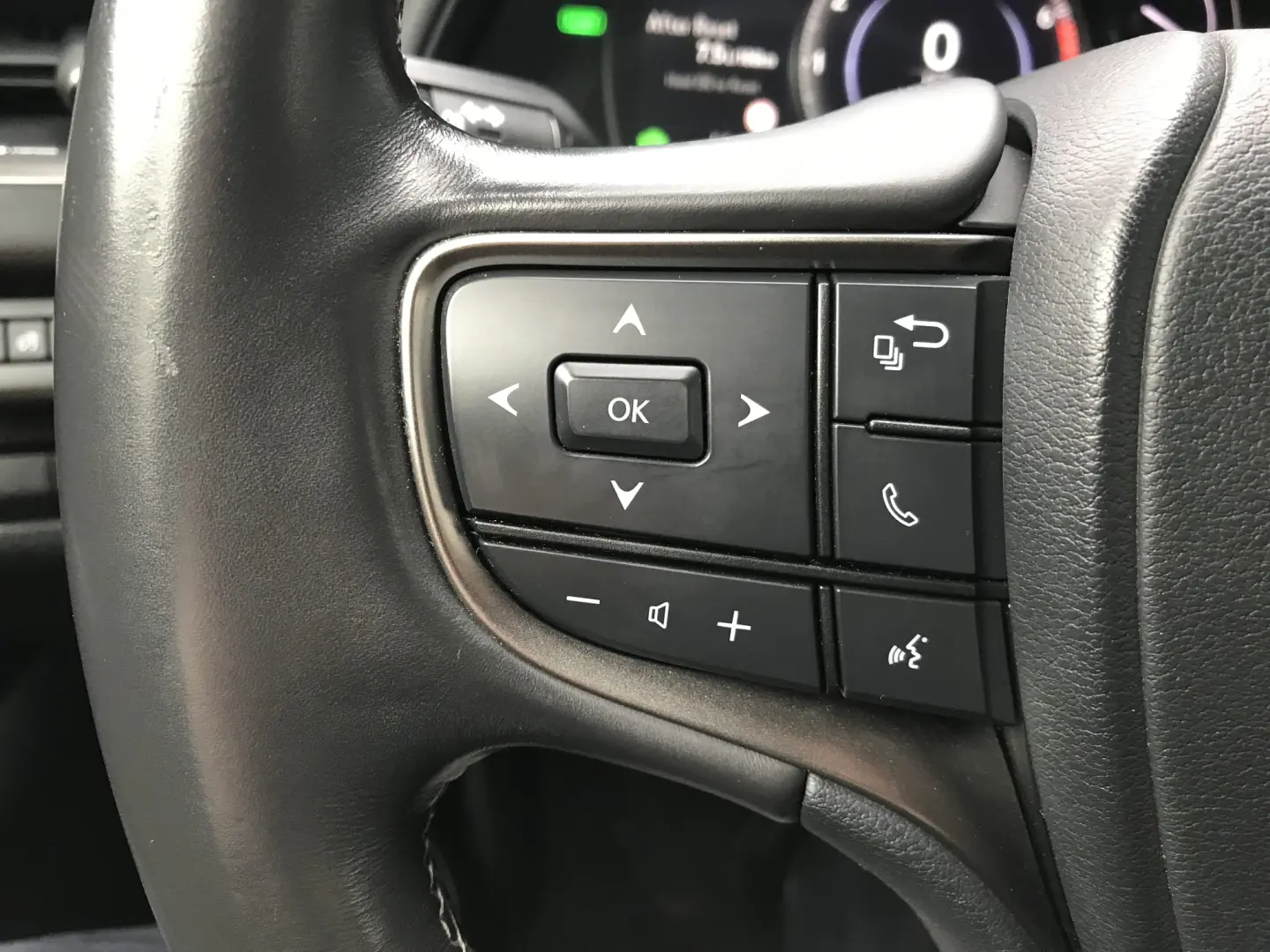 Lexus UX 250h (E-FOUR) MIDNIGHT Edition