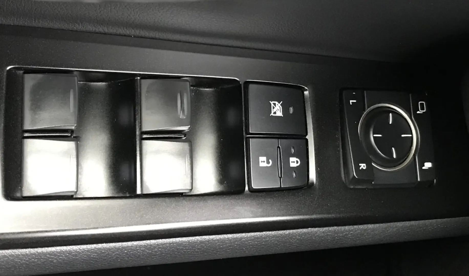 Lexus UX 250h (E-FOUR) MIDNIGHT Edition