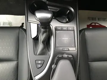 Lexus UX 250h (E-FOUR) MIDNIGHT Edition