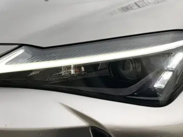 Lexus UX 250h (E-FOUR) MIDNIGHT Edition