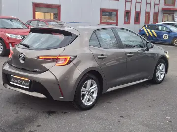 Toyota Corolla 1.8 HSD Business