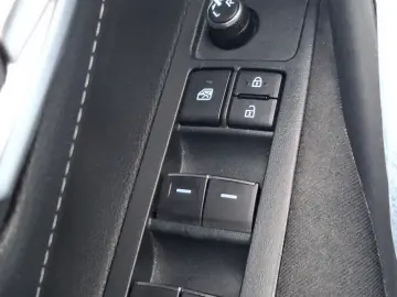 Toyota Corolla 1.8 HSD Business