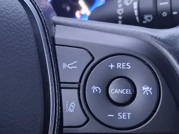 Toyota Corolla 1.8 HSD Business