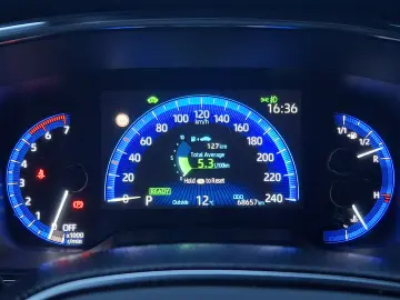 Toyota Corolla 1.8 HSD Business