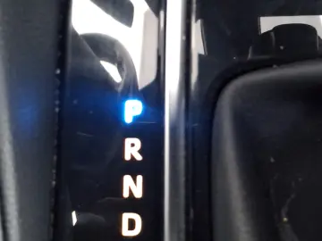 Toyota Corolla 1.8 HSD Business