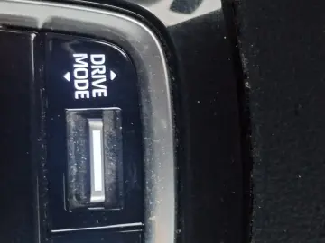 Toyota Corolla 1.8 HSD Business