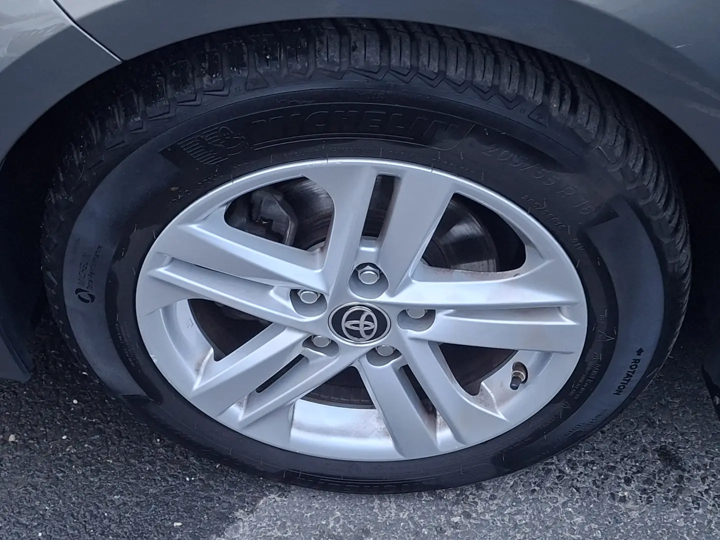 Toyota Corolla 1.8 HSD Business