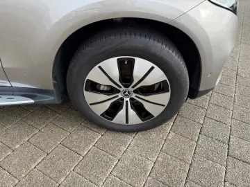 EQC 400 4M DISTR Sitzklima Memory HeadUp MBeam