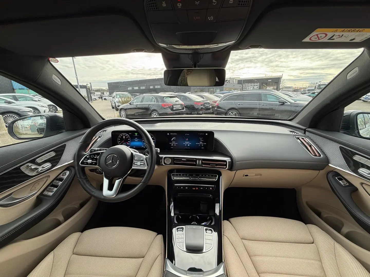 EQC 400 4M DISTR Sitzklima Memory HeadUp MBeam