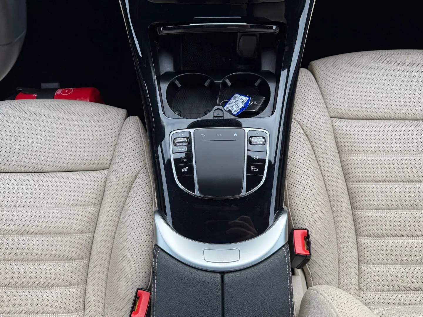 EQC 400 4M DISTR Sitzklima Memory HeadUp MBeam