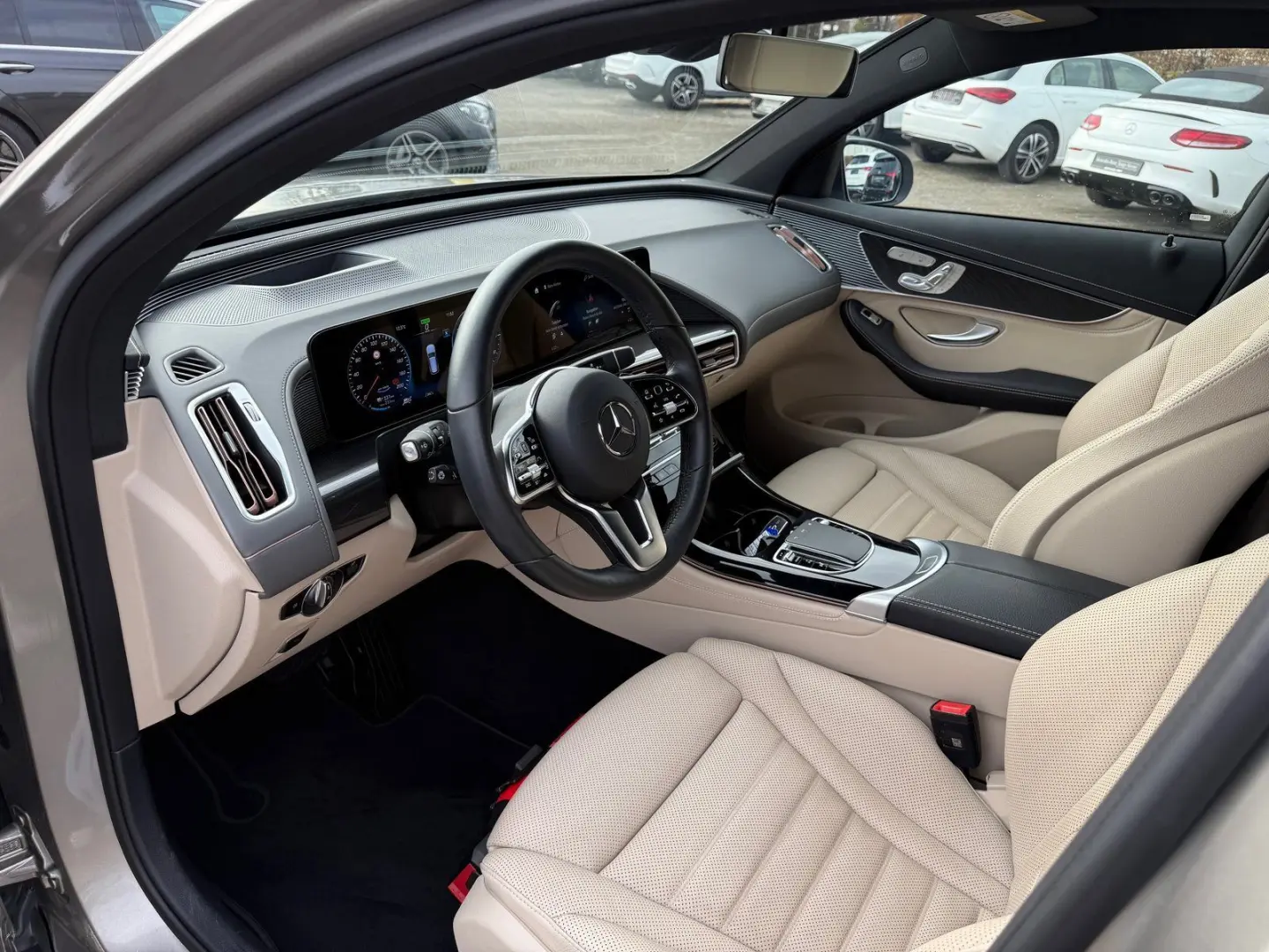 EQC 400 4M DISTR Sitzklima Memory HeadUp MBeam