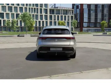 EQC 400 4M ElectricArt MLB Cam AHK Distr Totw 19