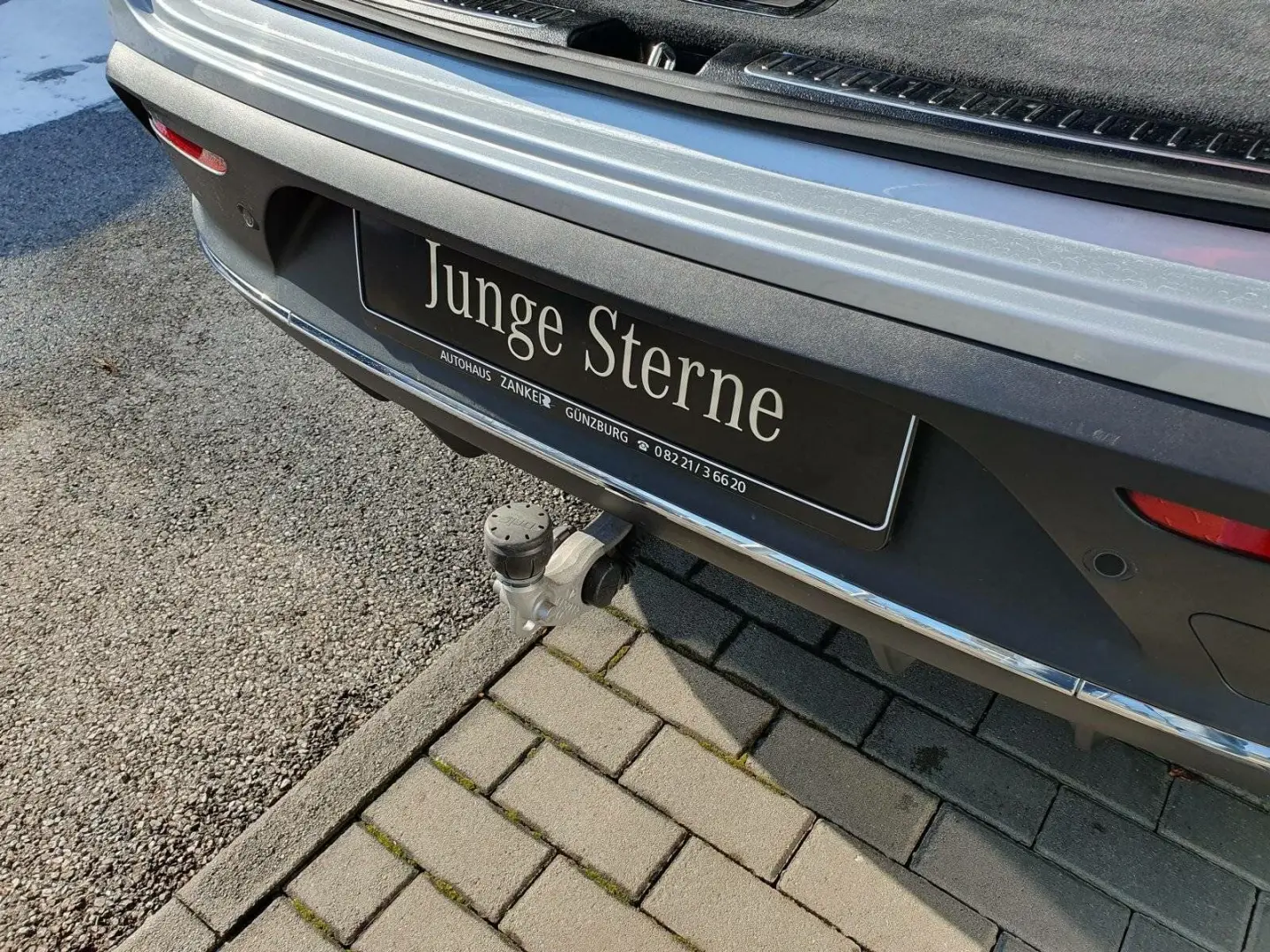 EQC 400 4MATIC AMG  DISTRONIC LED AHK SCHIEBEDAC