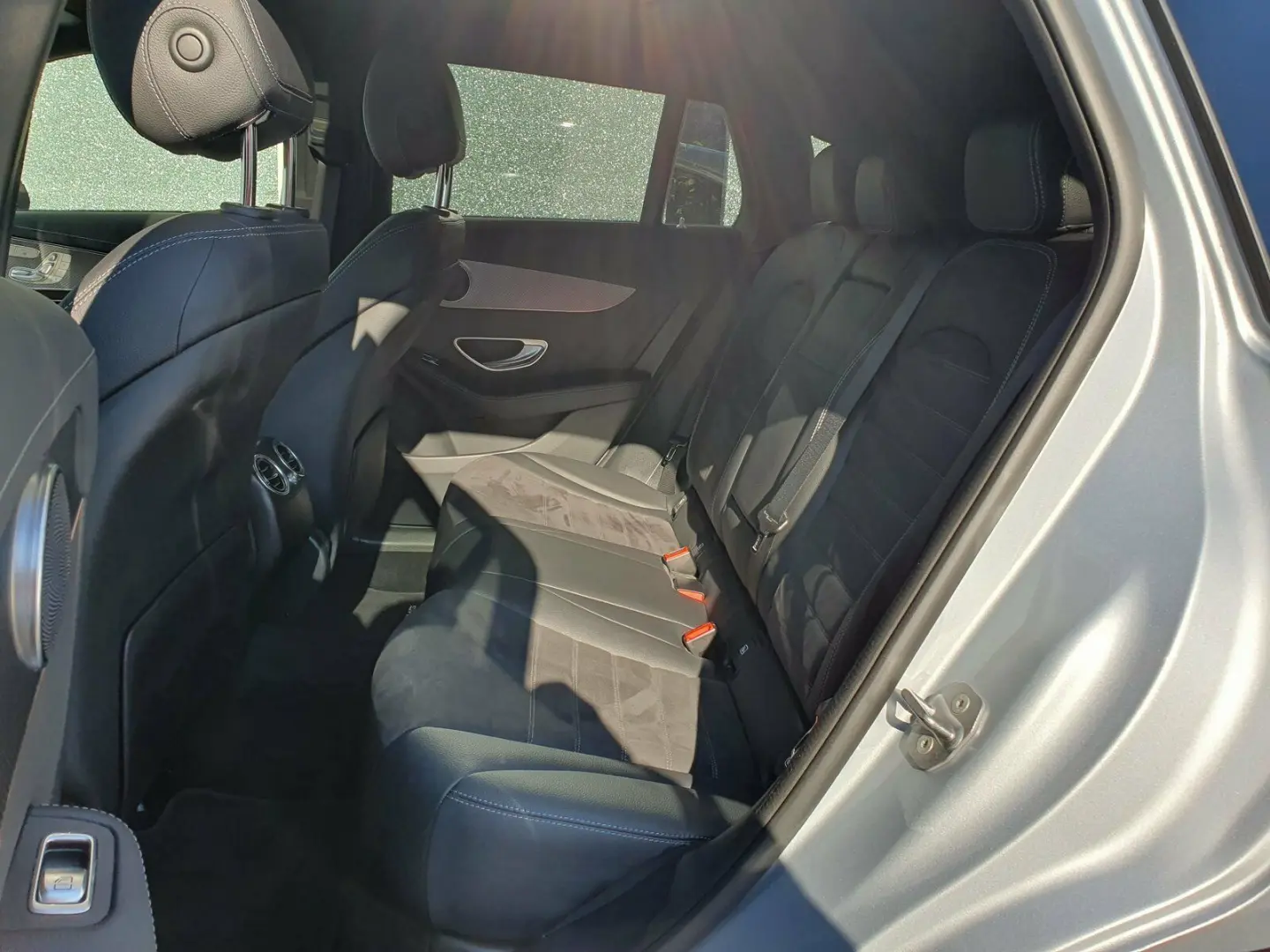 EQC 400 4MATIC AMG  DISTRONIC LED AHK SCHIEBEDAC